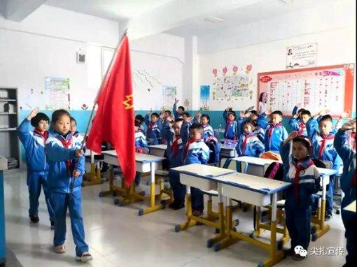 柳枝摇摆造句？游戏画面
