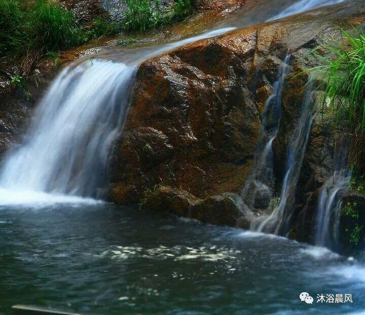 无户口女童难上学 民警倾心帮助解难题