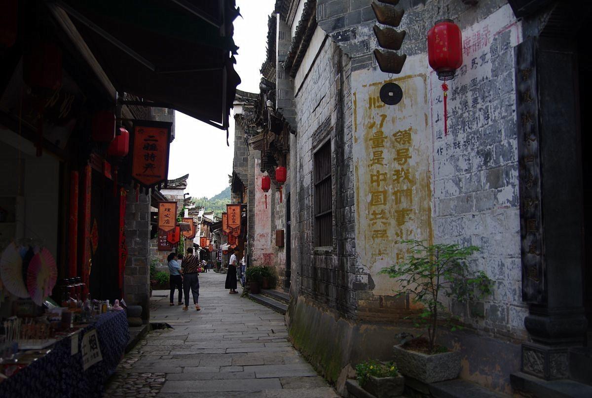 苏菲亚和安伯的休闲装
